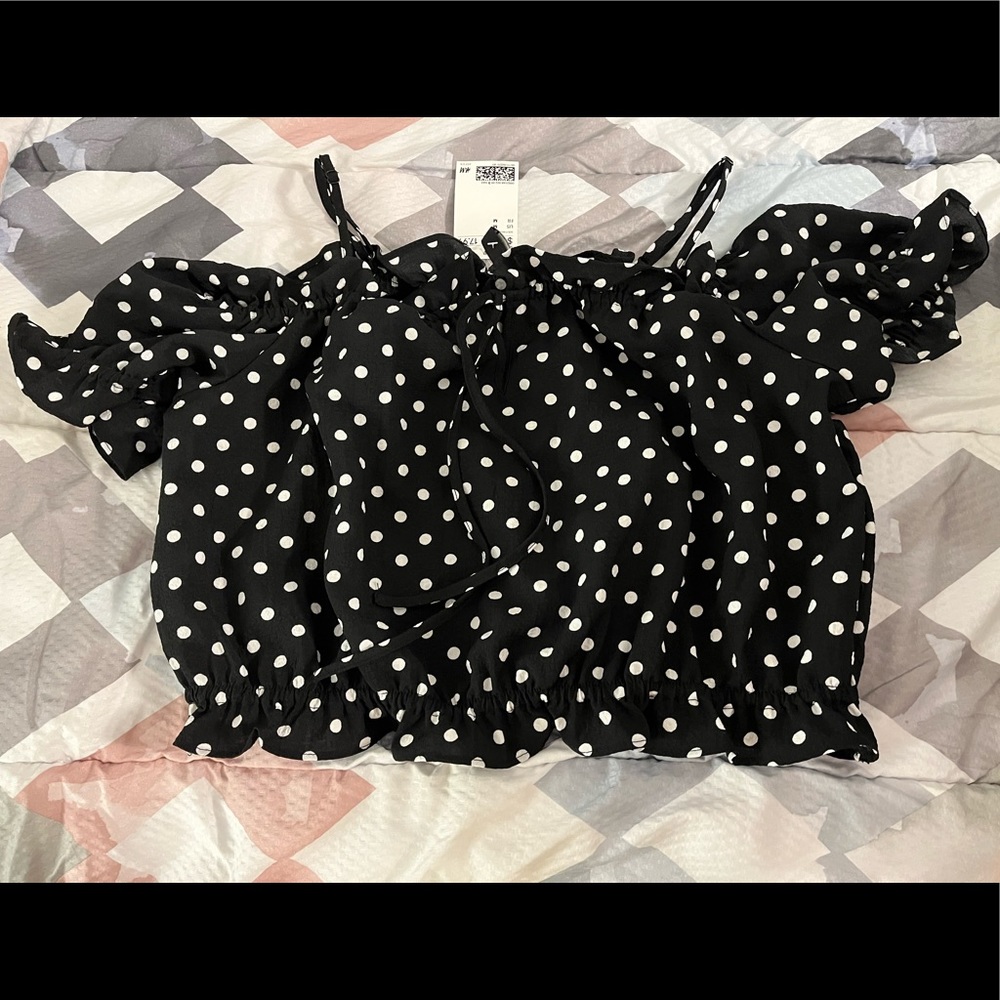 Brand new crop top with tag.  Perfect for a day out